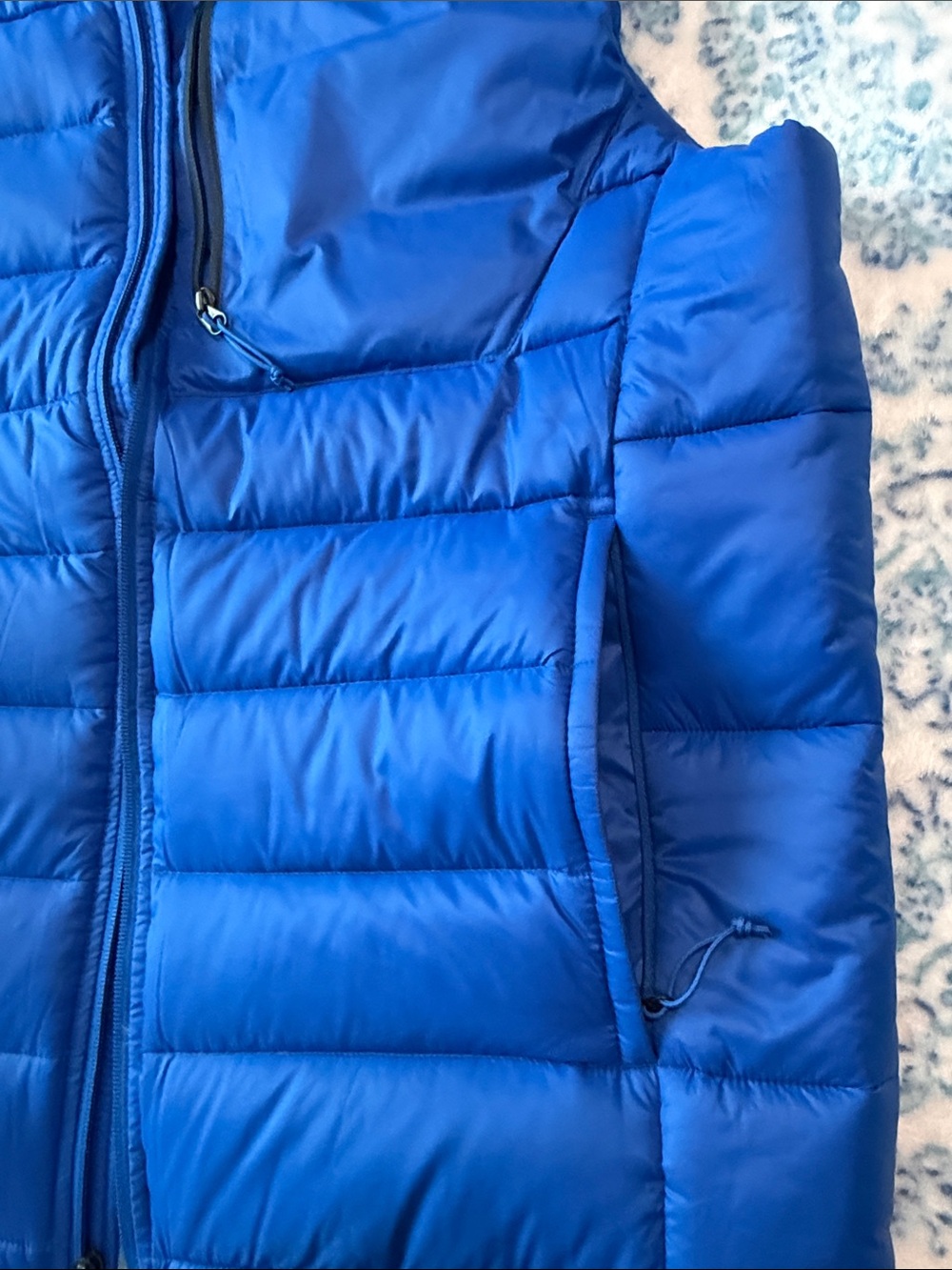 The North Face Men’s Royal Blue Quilted Down Vest - Picture 5 of 9